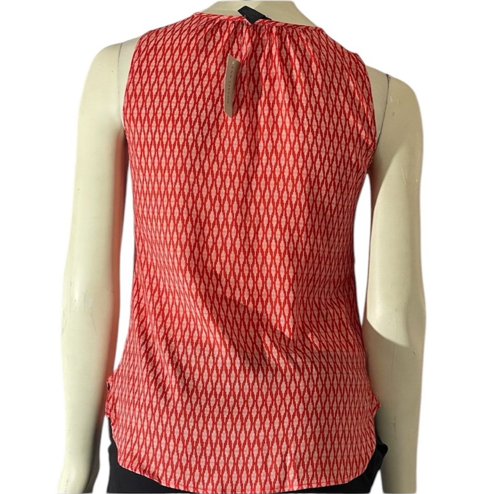 Ann Taylor White Sleeveless Blouse with Geometric Pattern - Picture 2 of 7